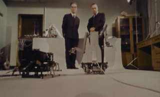 Illustration for article titled 3D-TV, Automated Cooking and Robot Housemaids: Walter Cronkite Tours the Home of 2001